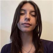 Studentessa universitaria in mediazione linguistica impartisce lezioni private di lingua inglese per studenti di elementari/medie